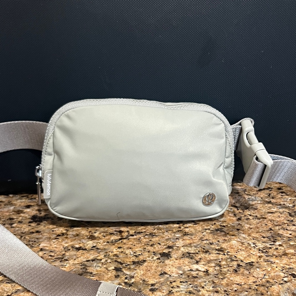 Lululemon Athletica Light cream Belt Bag